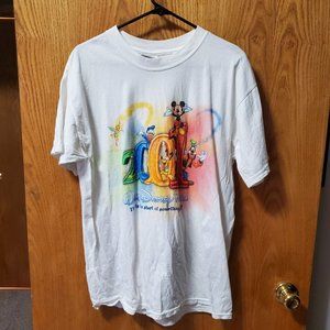 Vintage 2001 Walt Disney World Mickey Mouse Dated Textured  T Shirt White M